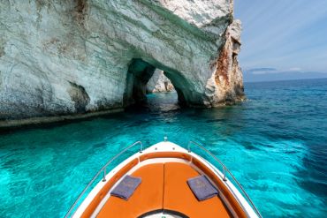 shipwreck blue caves zakynthos cruise