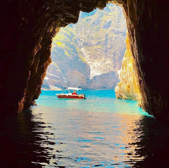 marathonisi keri caves cruise private vip