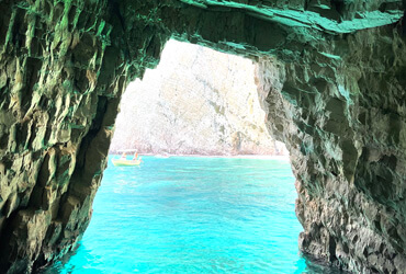 shipwreck blue caves zakynthos cruise