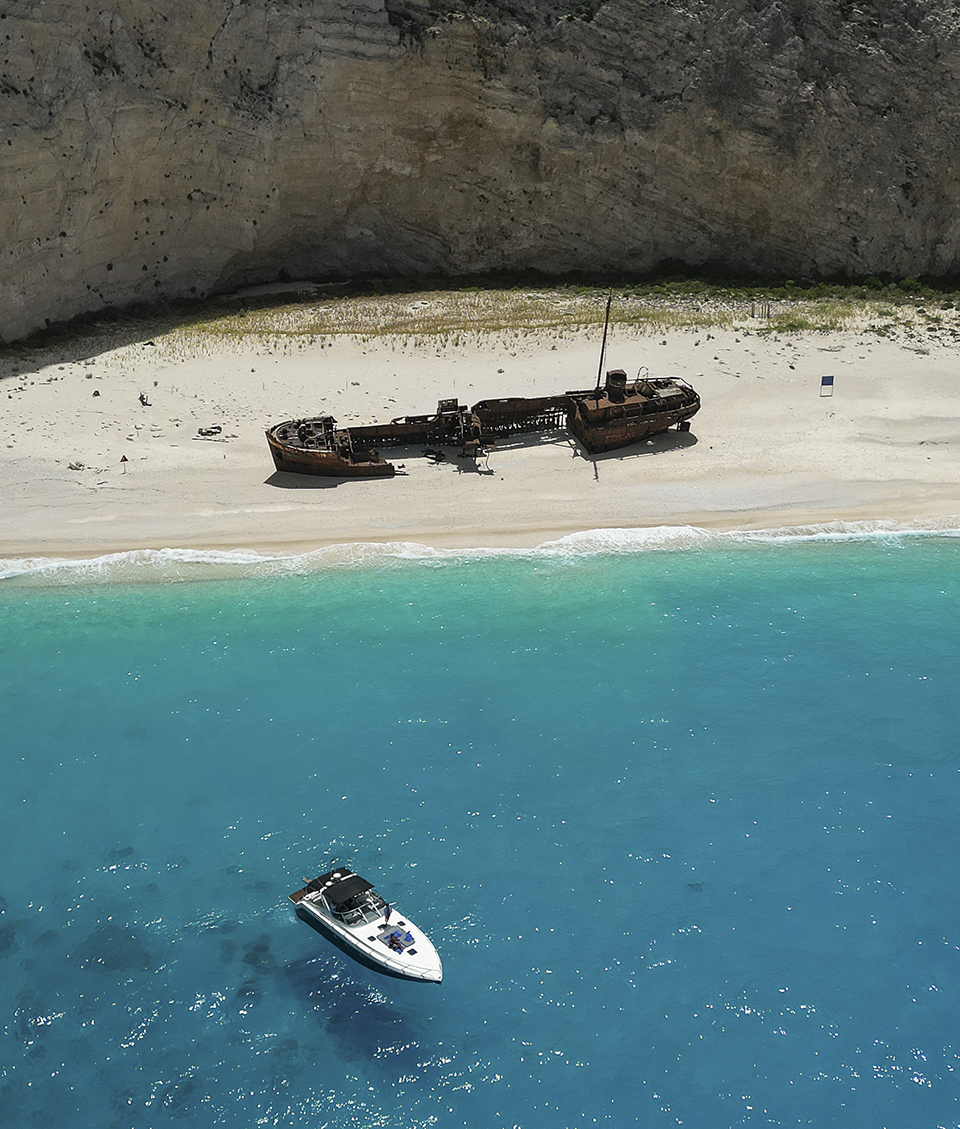 shipwreck blue caves zakynthos cruise