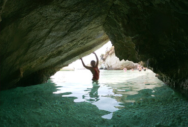 shipwreck blue caves zakynthos cruise